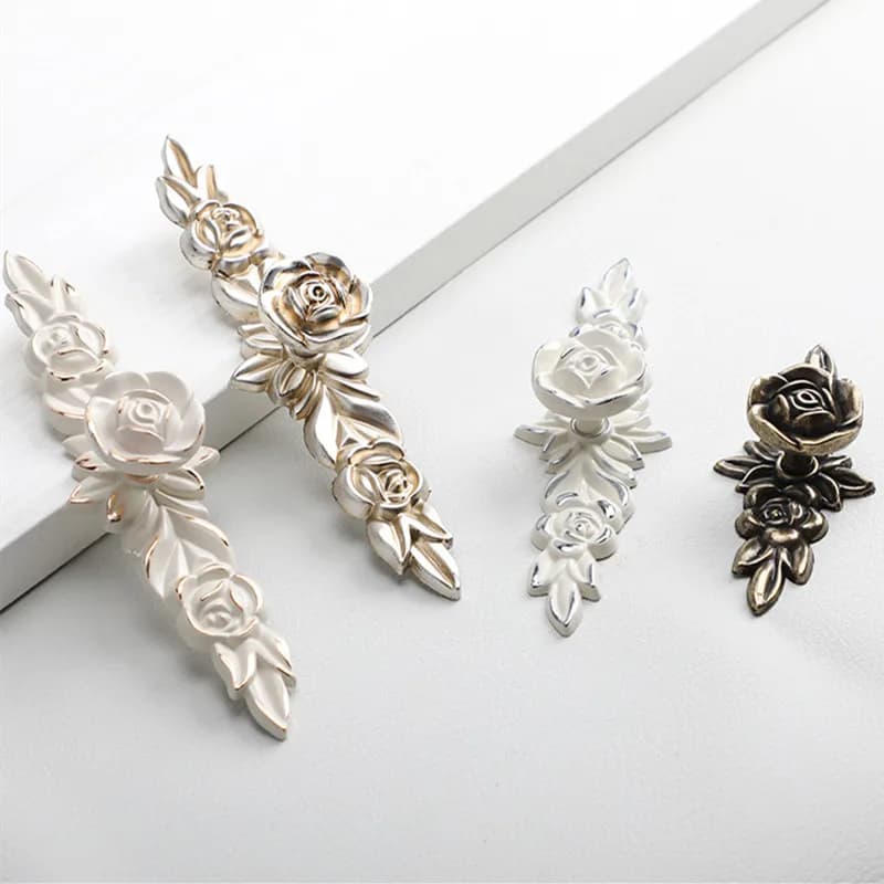 KK & FING Maniglie per mobili da cucina con fiore rosa bianco avorio Manopole per cassetti in lega di zinco Maniglie per porte dell'armadio Ferramenta per mobili