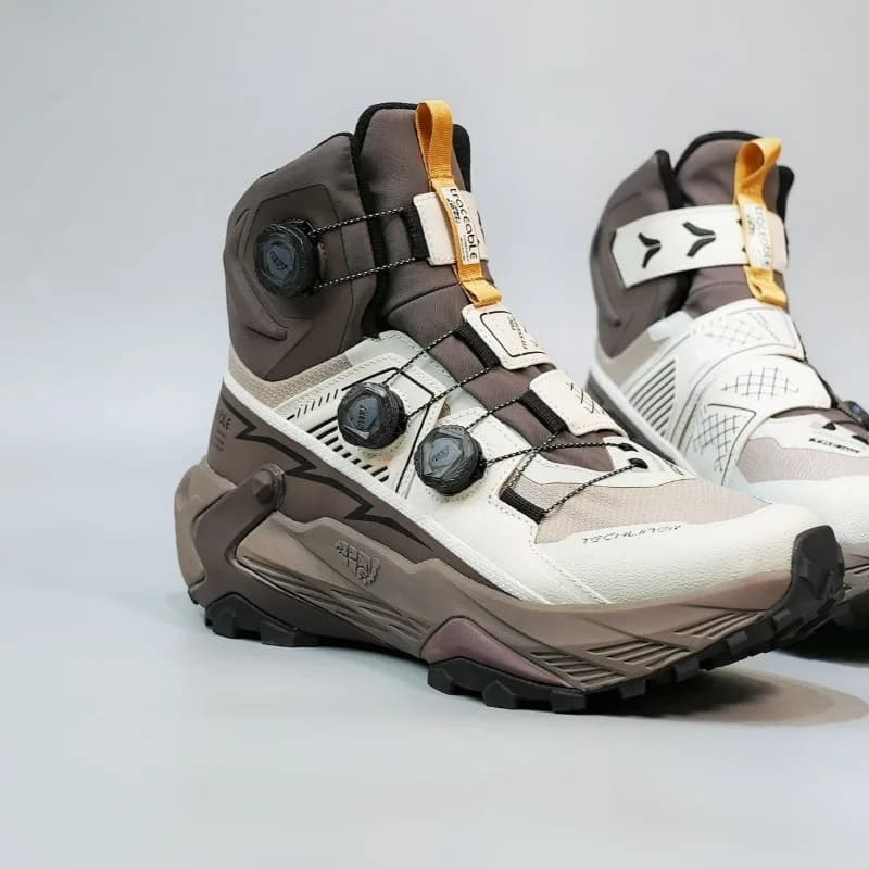 2025 Scarpe da trekking invernali Uomo Donna Designer di marca Stivali da esterno Scarpe da campeggio impermeabili unisex Scarpe da trekking alte per coppie