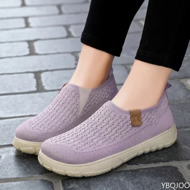 Scarpe basse scavate traspiranti con suola morbida alla moda 2025 Nuove scarpe da donna casual comode estive per il tempo libero Scarpe da ginnastica leggere