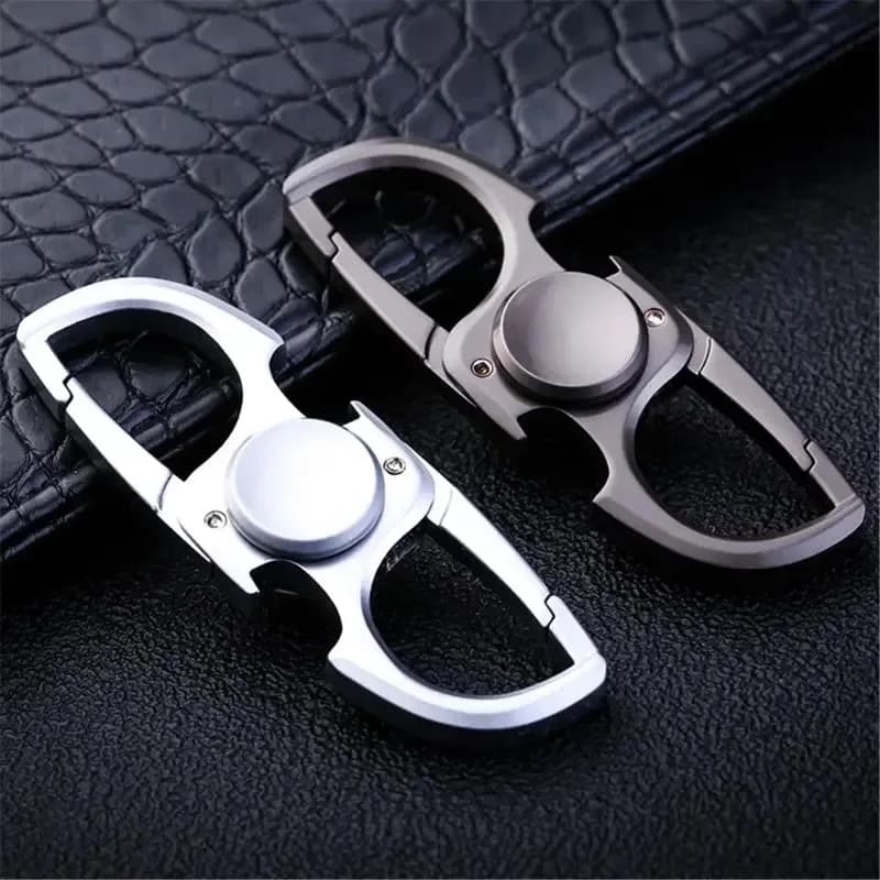 Apribottiglie Fidget Spinner Portachiavi, Giocattolo Antistress Aggiornato 2025, Gadget EDC Portatile Anti-Ansia per Uomini e Uso in Ufficio