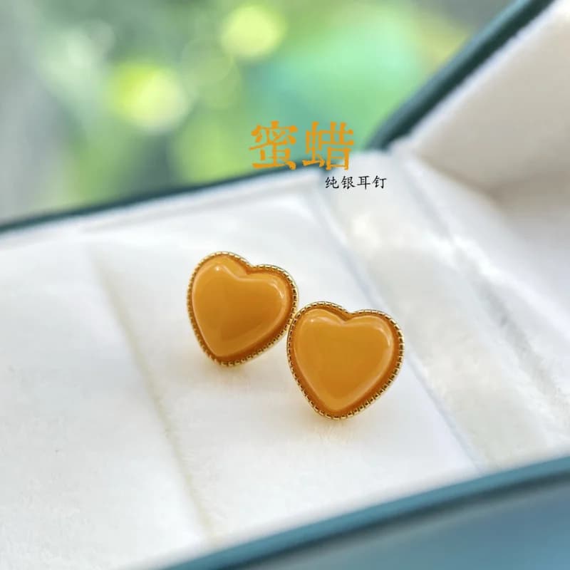 Orecchini a forma di cuore in cera d'api intarsiata in argento sterling S925 giallo grasso di pollo naturale