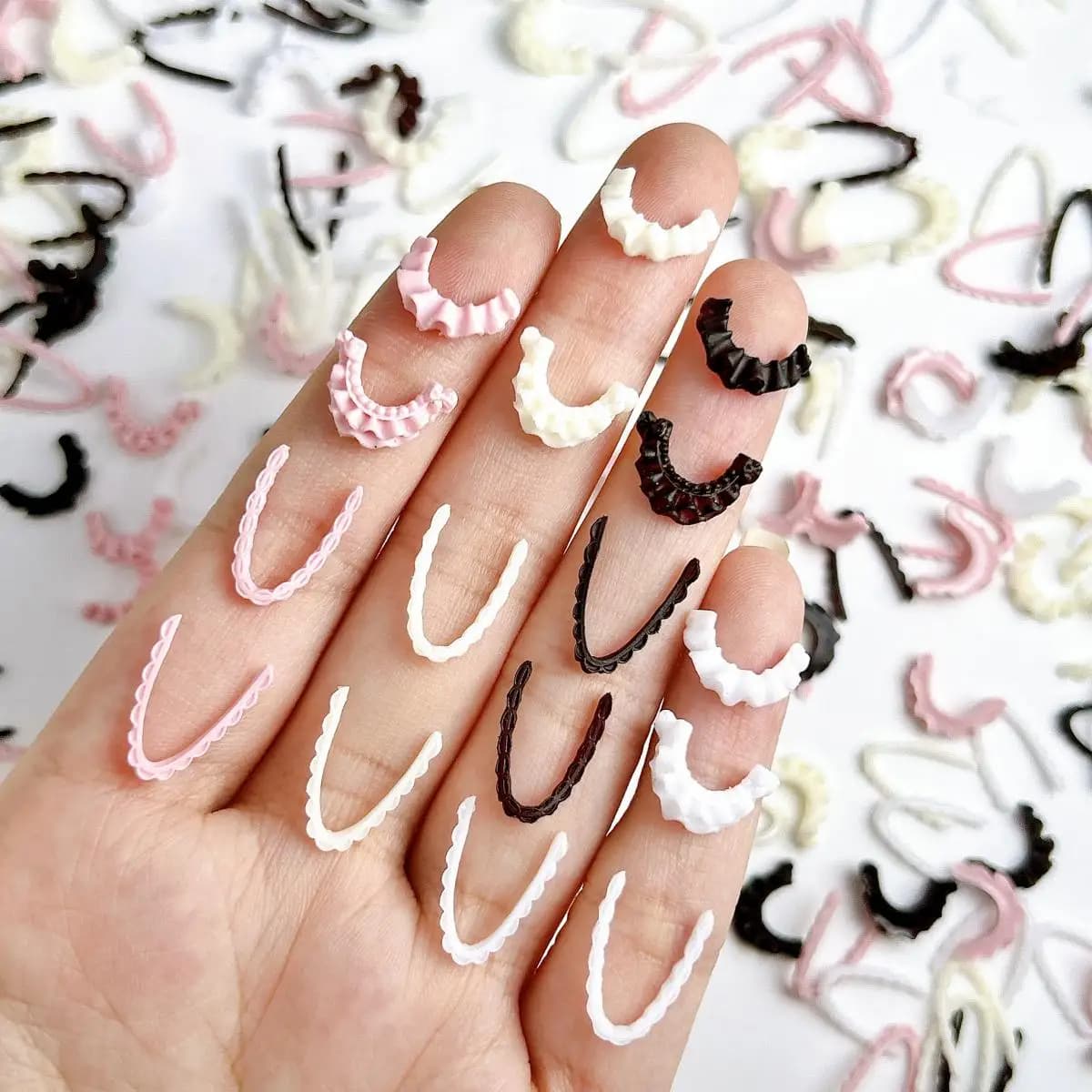50 pezzi in resina 3D stile francese per unghie accessori per la decorazione di nail art dolci 4 stili di ciondoli per unghie forniture sfuse per manicure fai da te