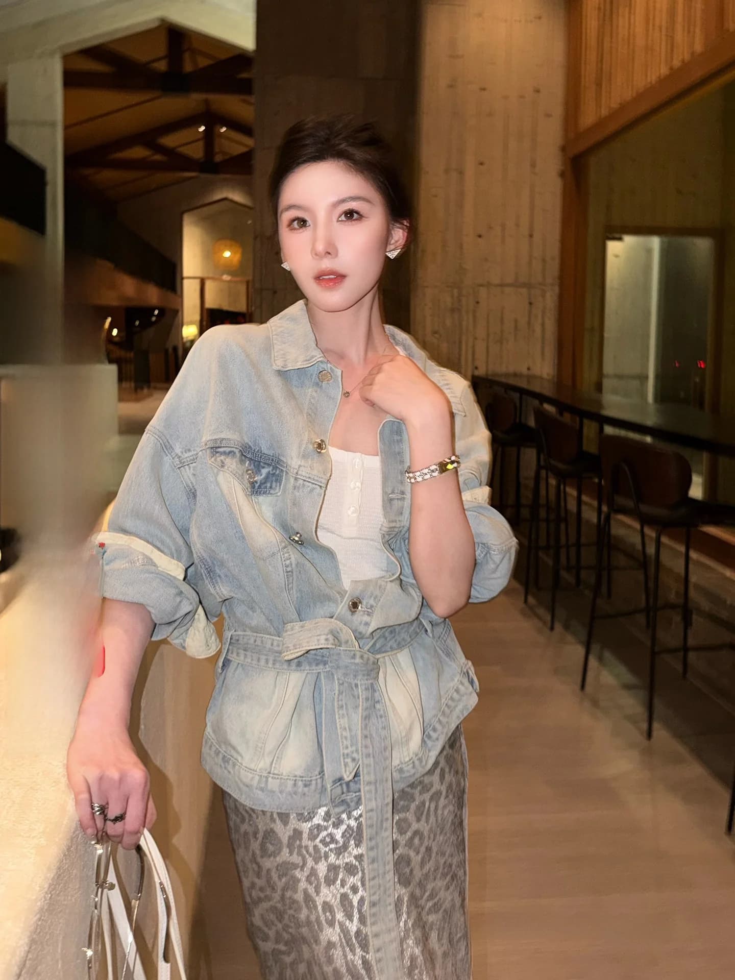 Washing Sea Salt Blue American Style Retro Belted Early Spring Women's Denim Jacket Fashionable And Stylish Cotton Blend Long...