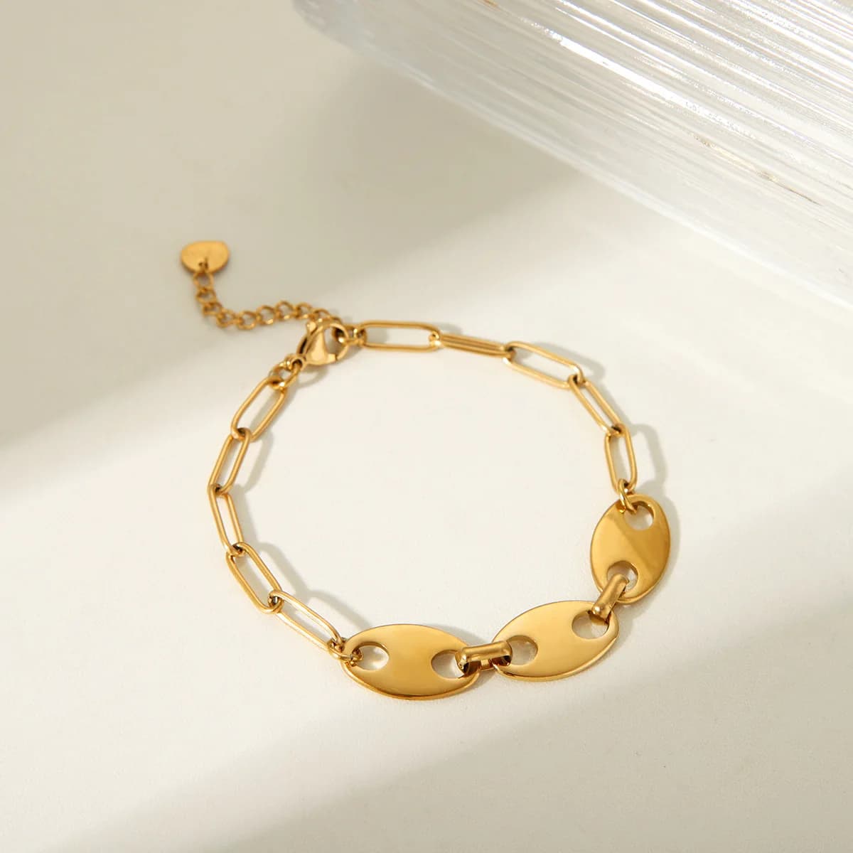 Bracciale con Chiusura a Naso di Maiale in Acciaio Inossidabile per Donne, Placcato in Oro 18K, Bracciale a Graffetta Versatile e alla Moda
