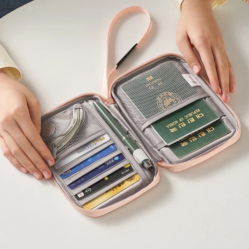 Borsa Portadocumenti da Viaggio Multifunzionale BOTTA DESIGN, Porta Passaporto, Clip per Biglietti, Organizzatore per Accessori da Viaggio