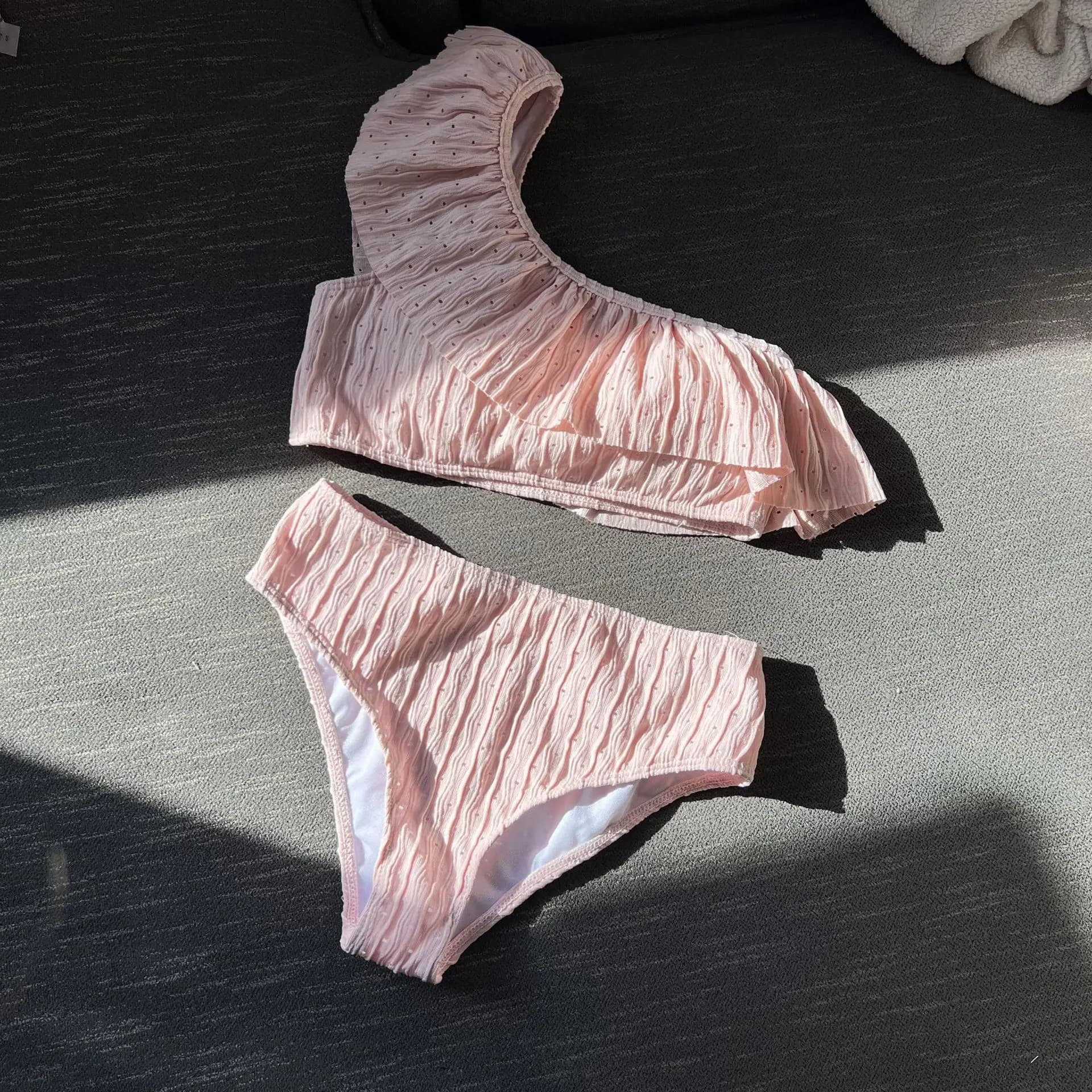 Set bikini con volant monospalla 2025 costume da bagno solido da donna a vita alta costumi da bagno sexy costume da bagno femminile costumi da bagno estivi