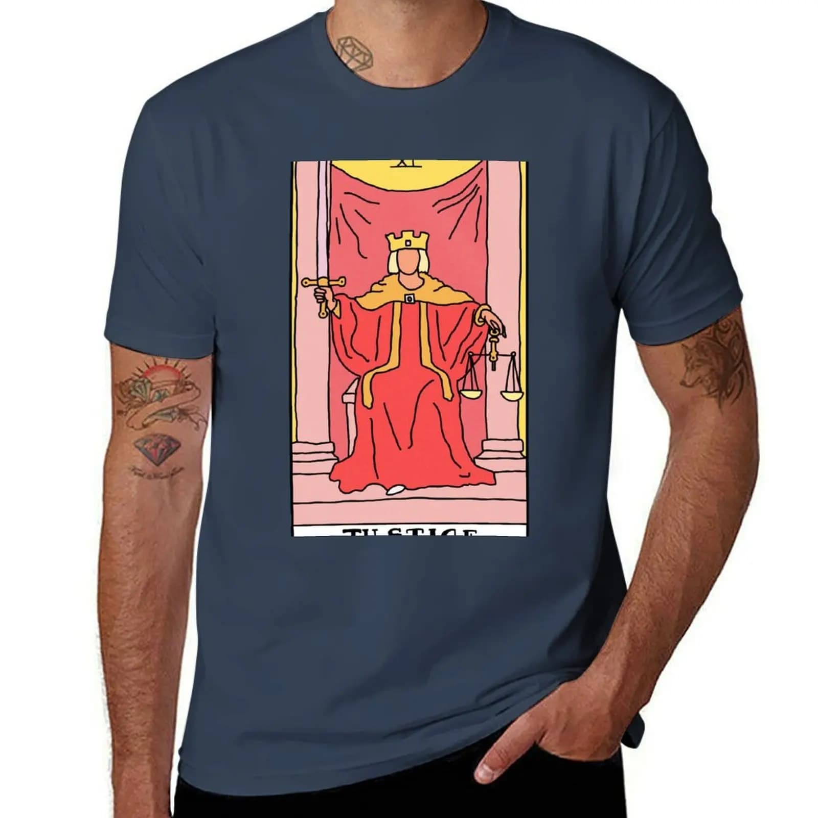 T-shirt con stampa Justice Tarot Card, t-shirt tinta unita per taglie grandi e alte