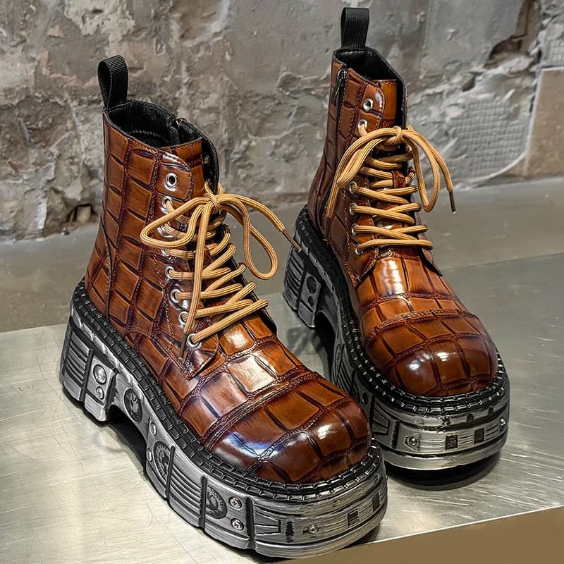 Nuovi stivali da uomo alla moda con suola spessa e plateau, con dettagli in rilievo, antiscivolo, stile workwear punk, stivali di tendenza.