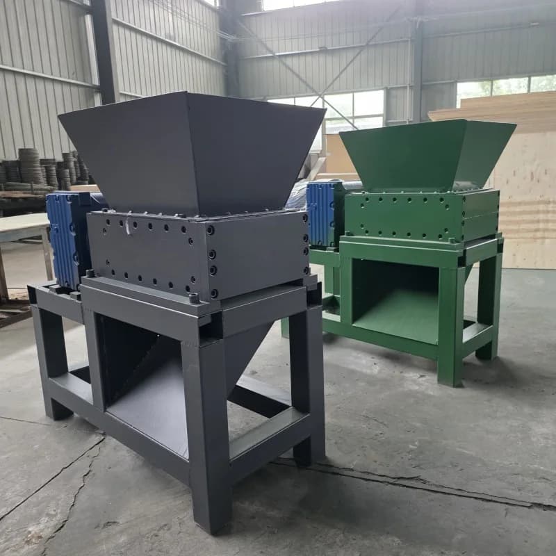 Trituratore per grandi barili blu in lamiera di ferro e legno, frantumatore per pneumatici in gomma, trituratore a doppio albero per filo di ferro (personalizzato per il trasporto marittimo)