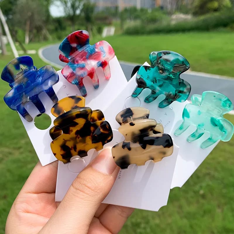 Piccola Clip di artiglio da donna colorata fresca elegante Clip di capelli per ragazze in acetato carino semplicità copricapo Mini accessori per capelli con Clip di squalo