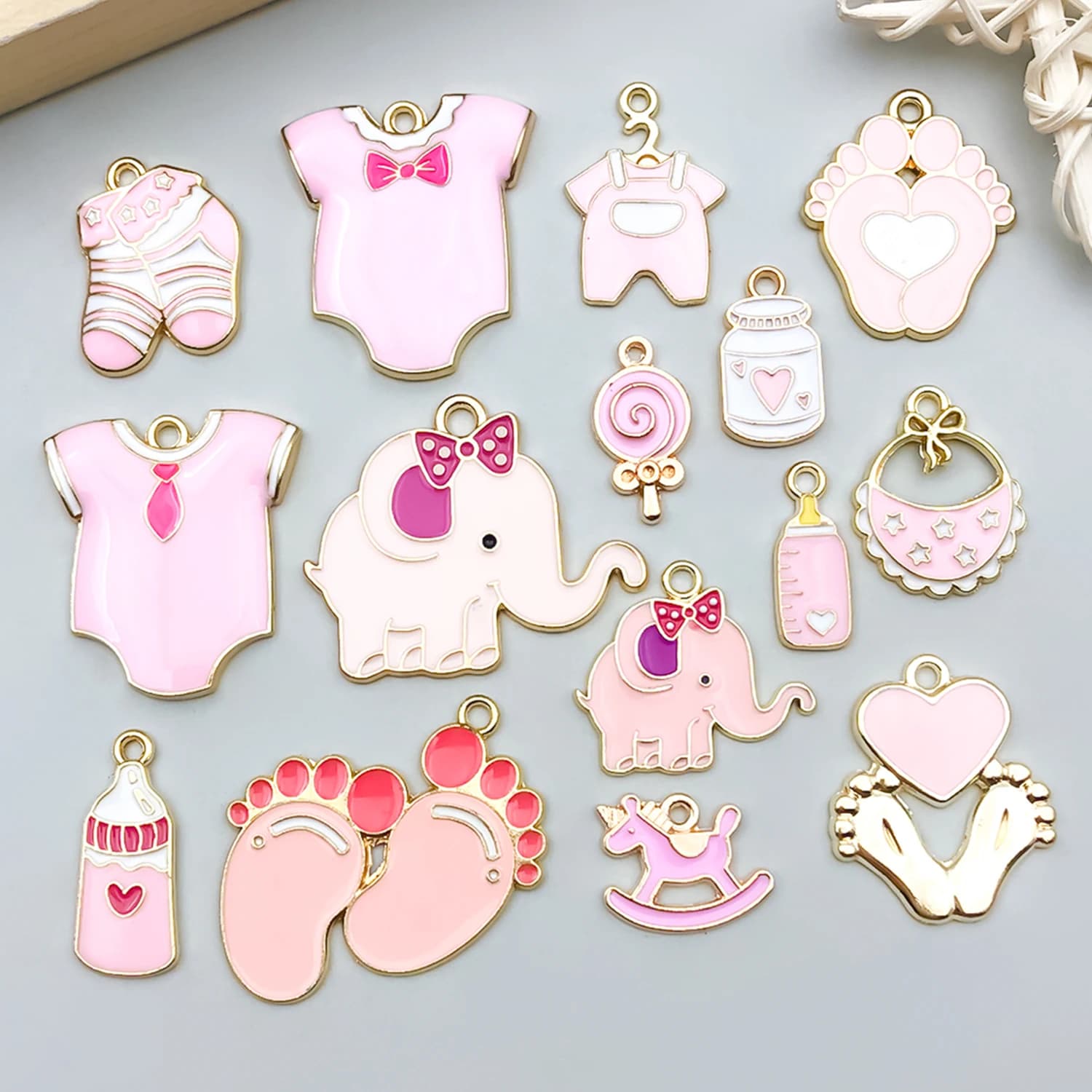 5 pezzi/15 pezzi in lega di smalto rosa vestiti ciondolo creazione di gioielli portachiavi fai da te orecchini pendenti per gioielli bracciali collana