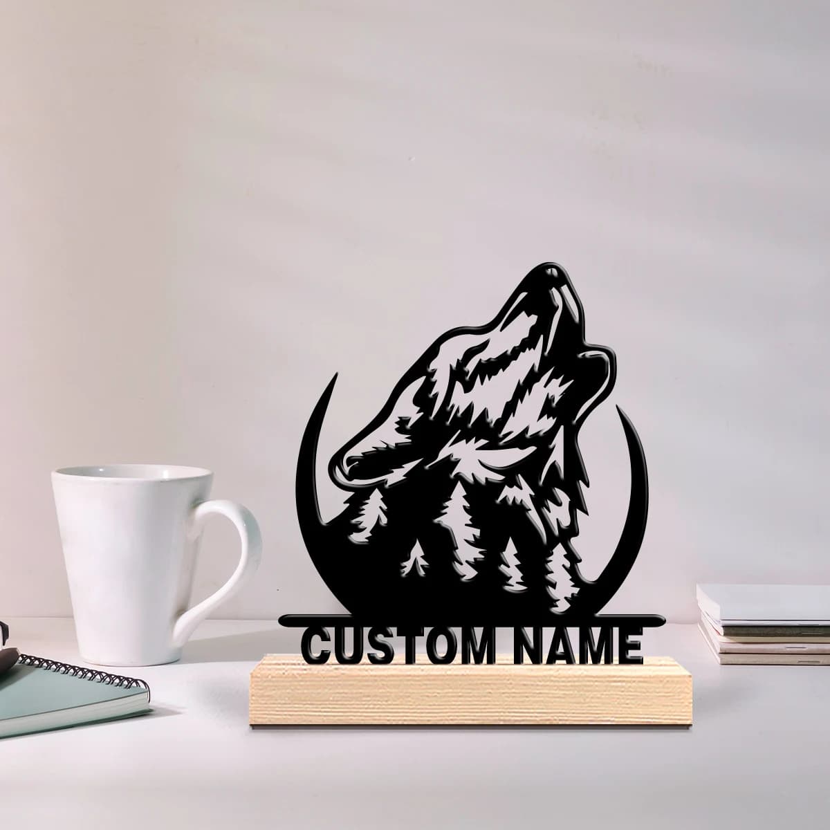 Statua in Metallo Personalizzata a Forma di Lupo con Base in Legno, Decorazione da Tavolo per Cucina e Sala da Pranzo