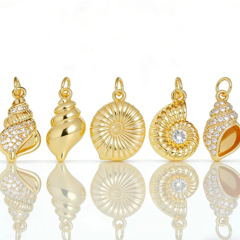 5 Pezzi Ciondoli in Ottone con Zirconia Cubica a Forma di Conchiglia Marina per Creazione Gioielli Fai da Te, Accessori per Collane e Bracciali
