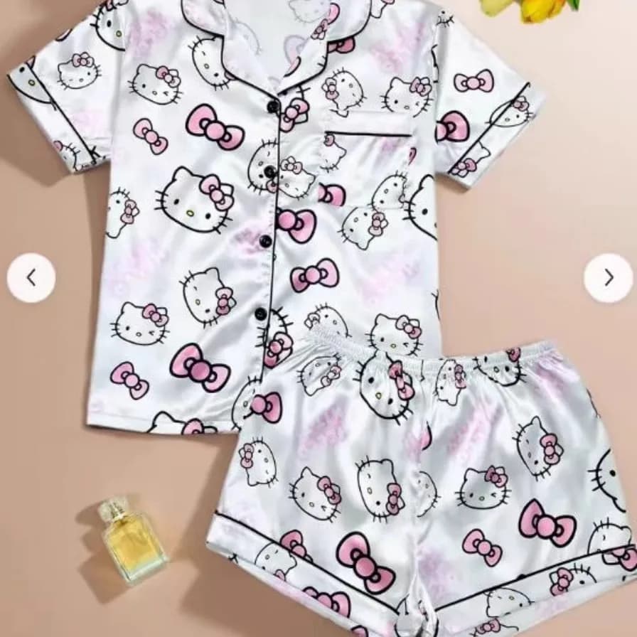 Pigiama Sanrio Nuovo Estivo Hello Kitty, Cardigan a Maniche Corte e Pantaloncini, Outfit Carino da Casa con Motivi Cartoon