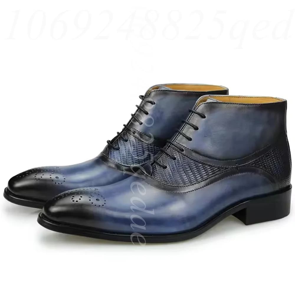 Stivaletti da uomo in pelle opaca lucidata a mano con perforazioni brogue e pannelli testurizzati, eleganti stivali chukka stringati da cerimonia