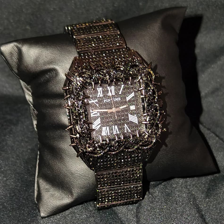 Orologio al Quarzo Nero con Diamanti e Borchie, Stile Hip Hop Bling, Orologio da Polso Completamente in Cristallo, Gioiello da Uomo Stile Punk per Uso Quotidiano con Confezione Regalo