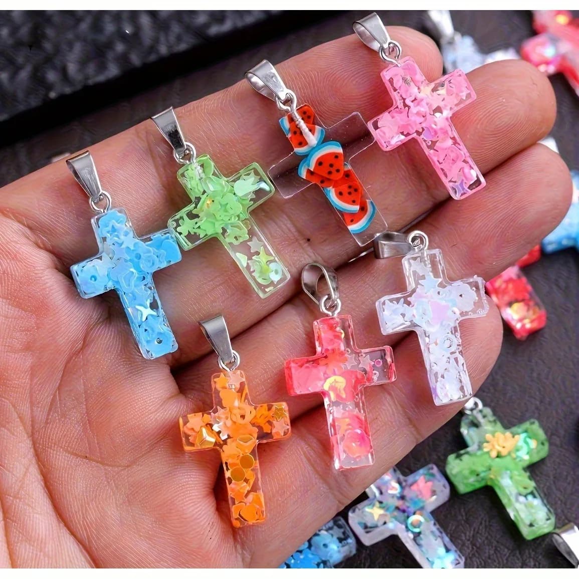 Ciondolo a forma di croce in resina glitterata da 15 pezzi, per bomboniere da donna, decorazioni per matrimoni e carnevale. Collane, orecchini e portachiavi fai da te