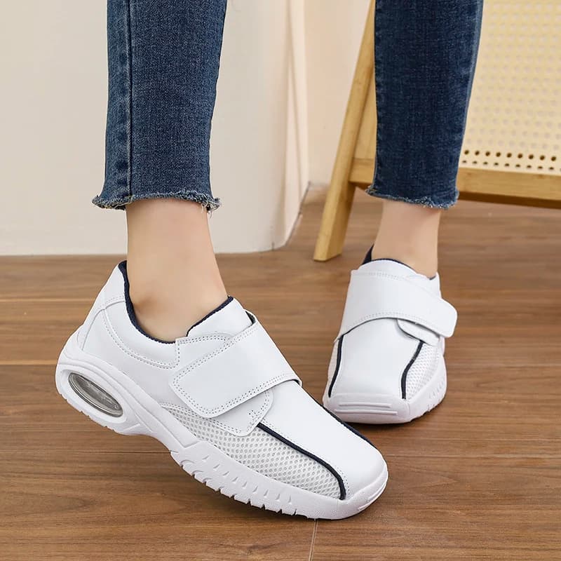 Scarpe da allattamento professionali bianche pure da donna da donna con chiusura a gancio e anello, cuscino d'aria antiscivolo, comfort, scarpe da ginnastica da lavoro ospedaliero