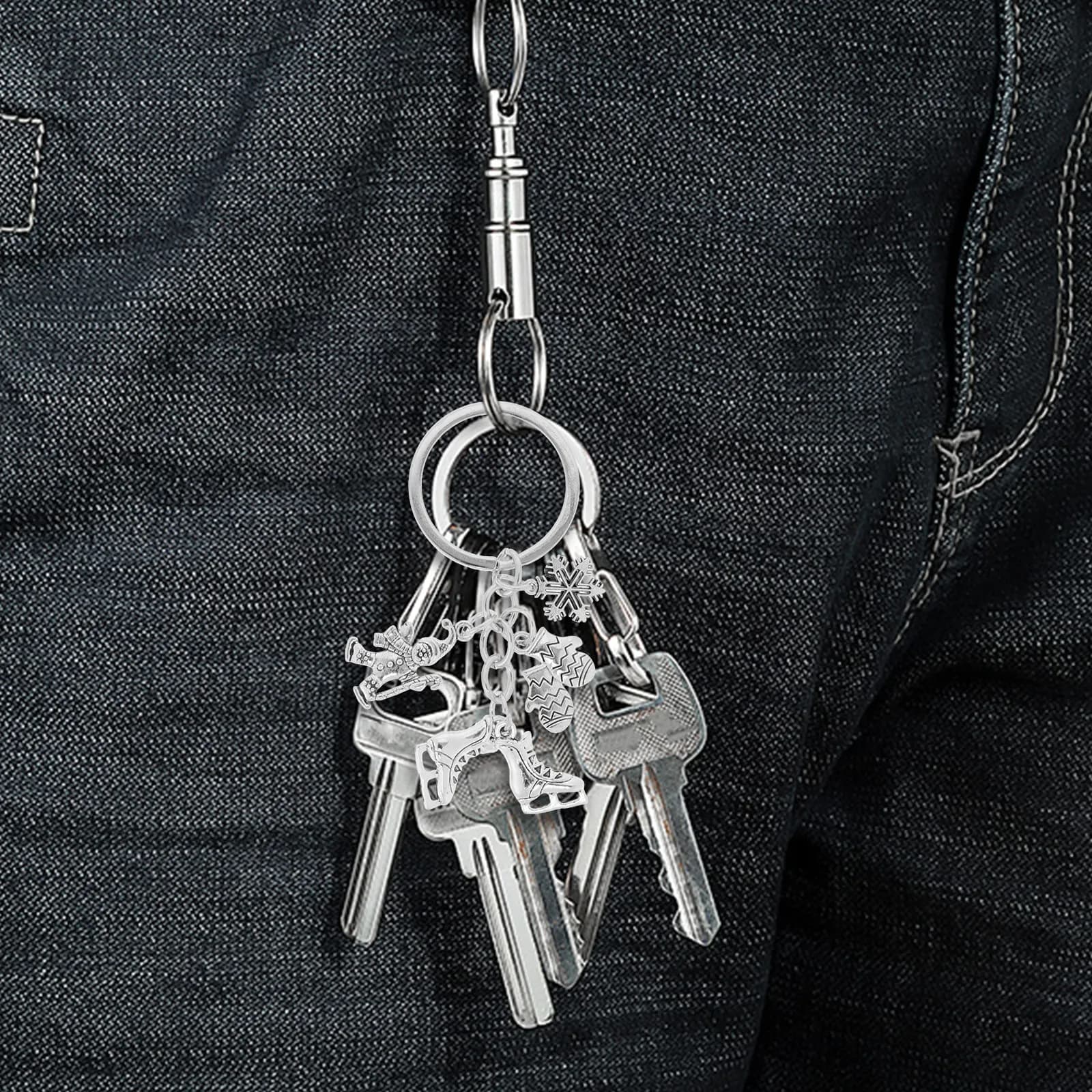 Zinc Alloy Ice Skating Keychain Snowflake Skier Winter Sports Accessory for Skaters Ice Dancing Enthusiasts Party