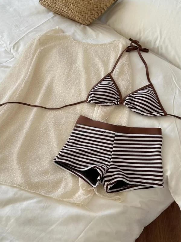 Sexy Set Bikini a Due Pezzi a Righe con Top Halter e Pantaloncini a Gamba Larga, Copricostume da Spiaggia per Vacanze, Hot Sp...