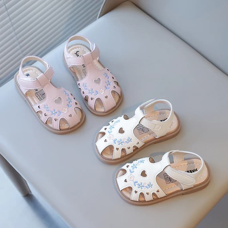 Scarpe Estive in Maglia con Suola Morbida per Bambine, Sandali Ricamati con Punta Chiusa e Traforata, Scarpe Leggere per Bambini 21-30