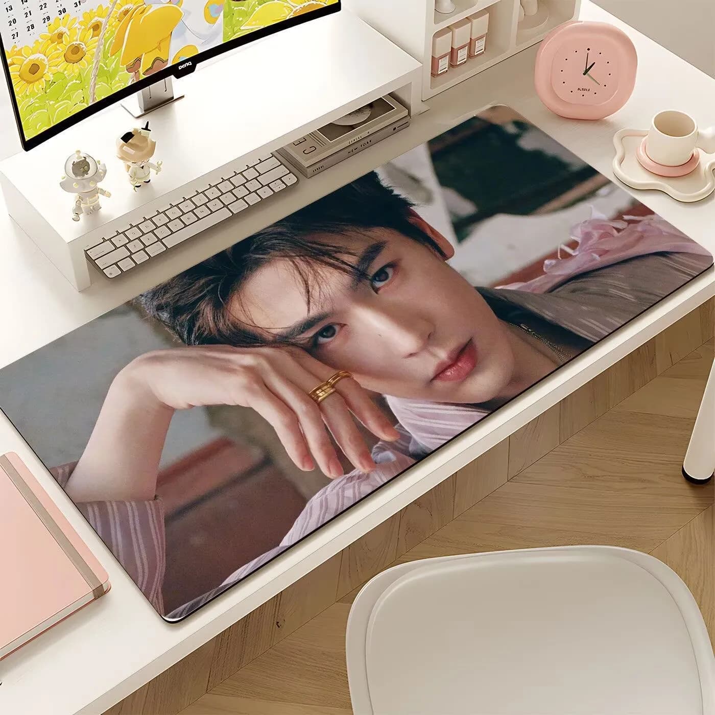 Tappetino per mouse di grandi dimensioni di Zhang Linghe, tappetino per tastiera con personaggio maschile di un romanzo di fama, tappetino antiscivolo resistente allo sporco per computer e giochi.
