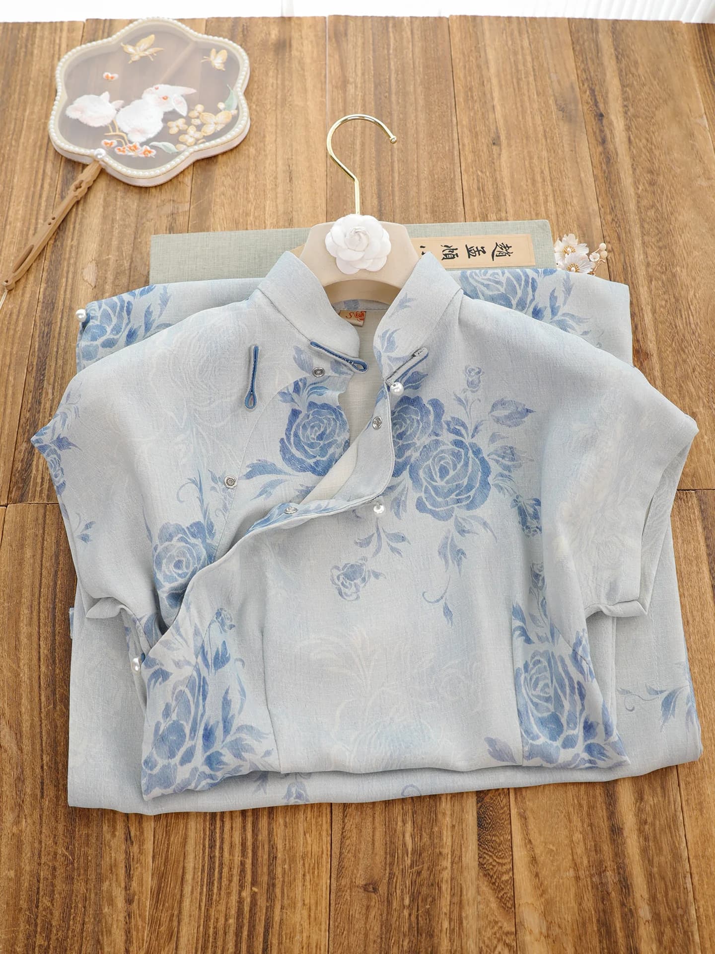 Blue Vintage Chinese Style Qipao Young Women's Full Button Long Dress Low Slit Short Sleeve Breathable Polyester Fiber Qipao