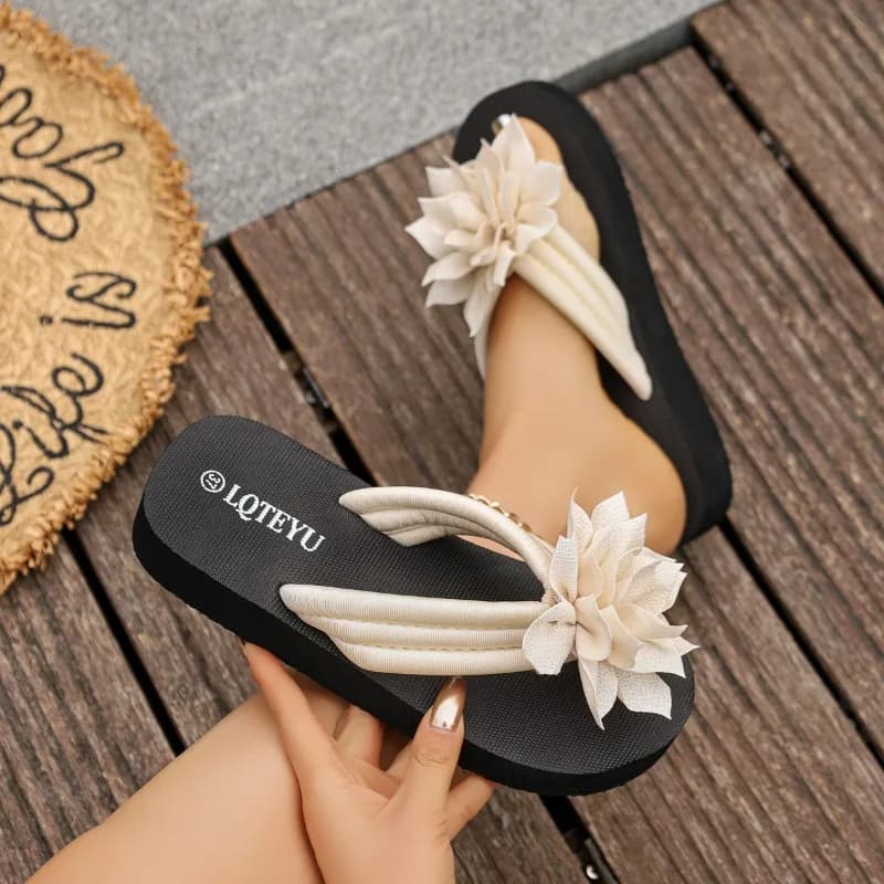 Women's Summer Comfortable Lightweight Flower Embellishment Clip-toe Beach Slippers Women 2026 Fashionable Casual Sandals