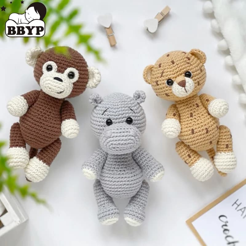 Bambole di pezza leopardate fatte a mano all'uncinetto per bambini Safari, coniglietto neonato, sonaglio, giocattolo, anello per dentizione in legno, bambole per dormire
