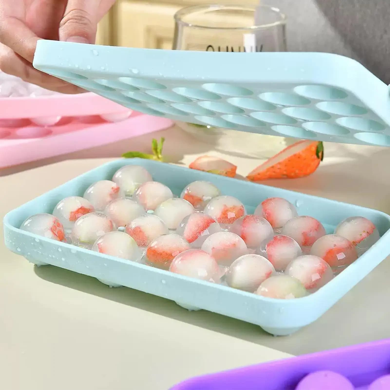 Stampi in plastica per palline di ghiaccio 3D, stampi per ghiaccio per whisky e succhi, stampo per palline di ghiaccio per uso domestico con coperchio, vassoio per cubetti di ghiaccio, stampo per palline di ghiaccio