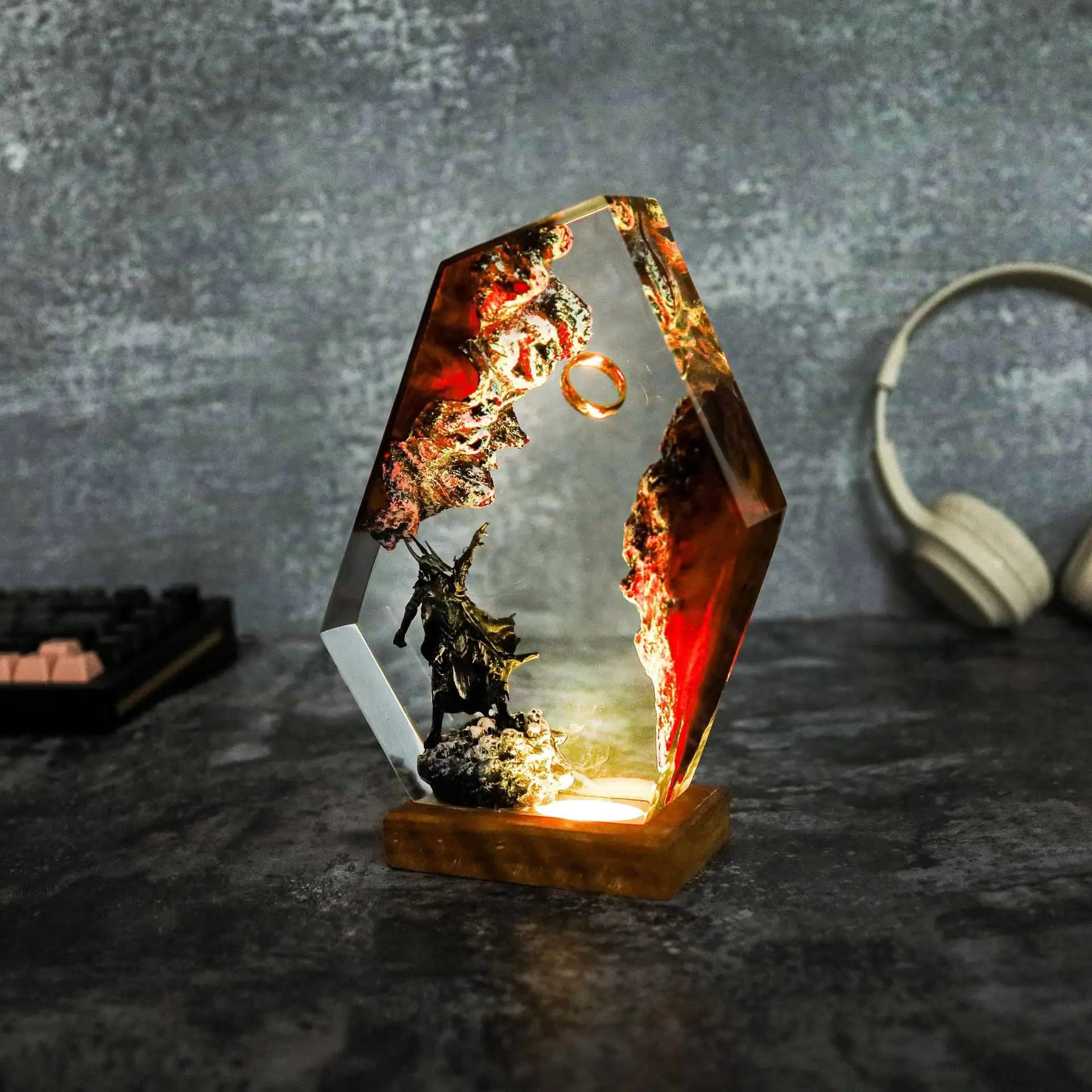 Movie Scence Figure Table Resin Lamp Magic Ring Colorful Night Light Customized Creative Artistic Desktop Home Decor USB Charge
