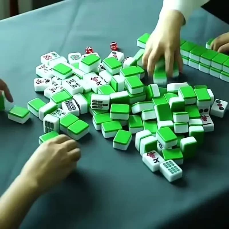 Set Professionale di Mahjong - Classico Gioco di Tessere Cinese per Adulti, Strategia e Intrattenimento Sociale Essenziale per Riunioni Familiari