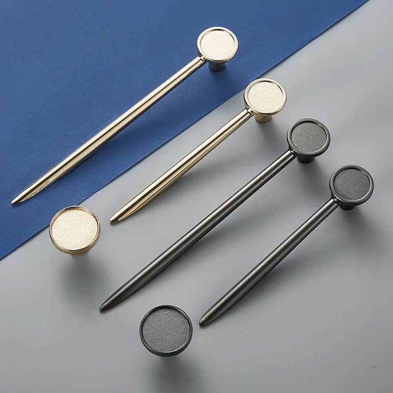 Maniglie per cassetti in oro brillante di lusso leggero maniglie per porte dell'armadio da cucina in lega di zinco Hardware per maniglie per mobili grigio perla