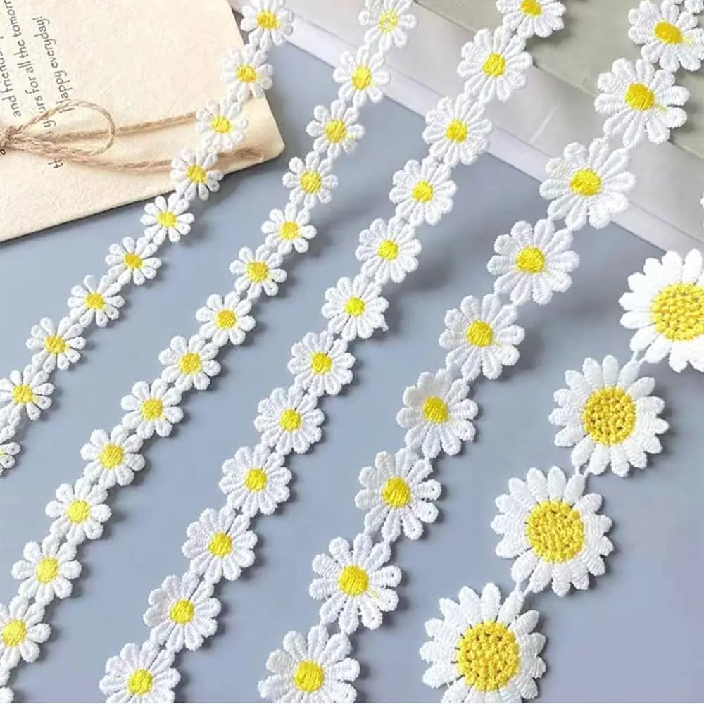 Bellissimo tessuto di pizzo margherita ricamato bianco fiori 3d nastro di pizzo colletto del vestito cappelli copricapo cucito rifinitura Decor