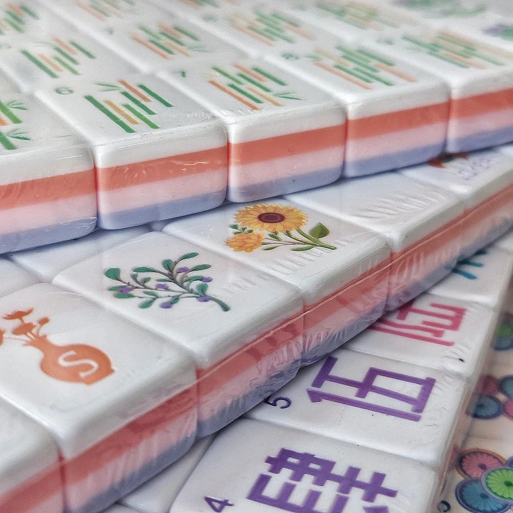 Hot Custom Engraved American Mahjong Game Tiles 4-Layer Acrylic Taro Purple Mahjong Set Travel Mah Jongg Sets Home Entertainment