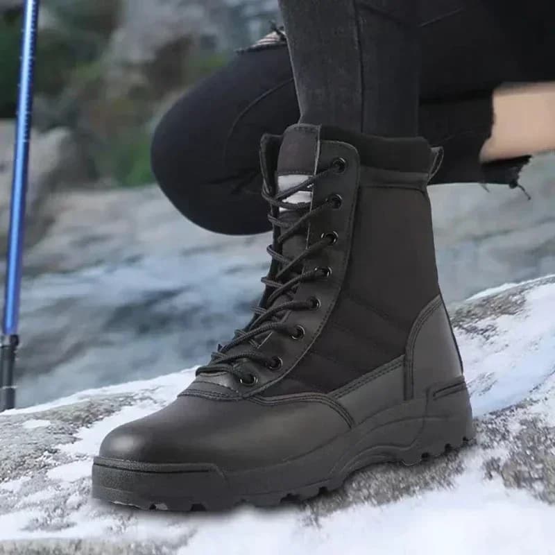Stivali alti in pelle da esterno da uomo Scarpa militare tattica Calzature da trekking antiscivolo leggere con suola spessa nere resistenti all'usura