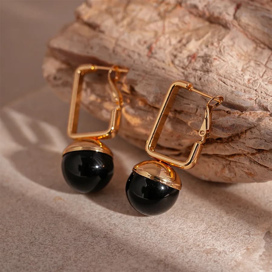 Retro dark resin round rectangular geometric steel needle stud earrings fashionable European and American niche temperament high-end earrings women