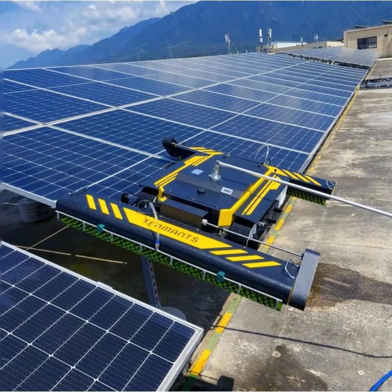 Robot con spazzola per la pulizia del pannello solare della macchina automatica per la pulizia del pannello del modulo solare fotovoltaico