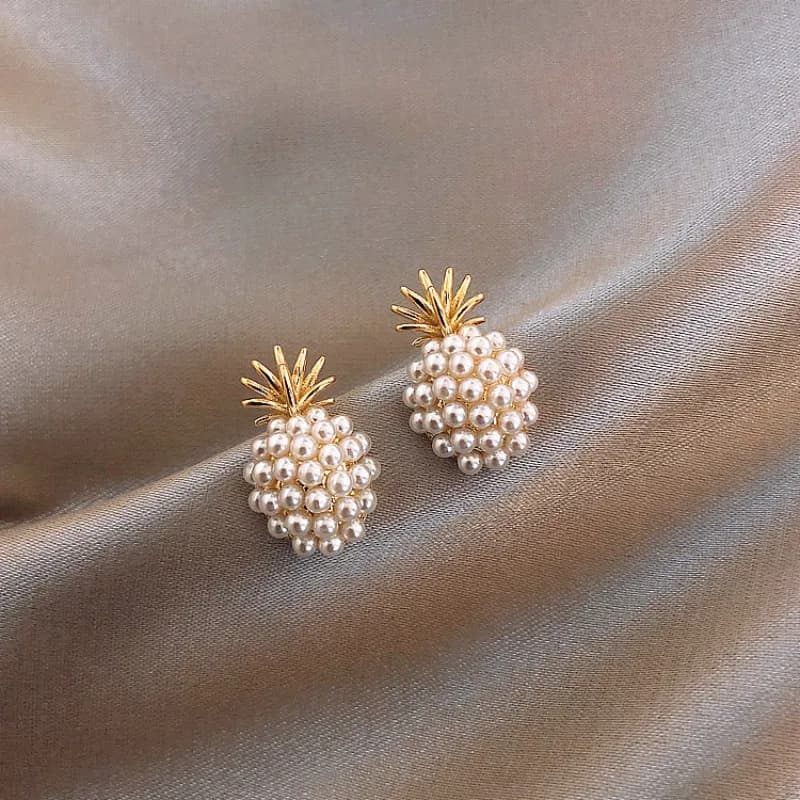 Dainty Pearl Cluster Pineapple Gold Stud Earrings, Tropical Fruit Aesthetic Jewelry, Soft Sweet Accessory for Summer Vacation & Daily Date