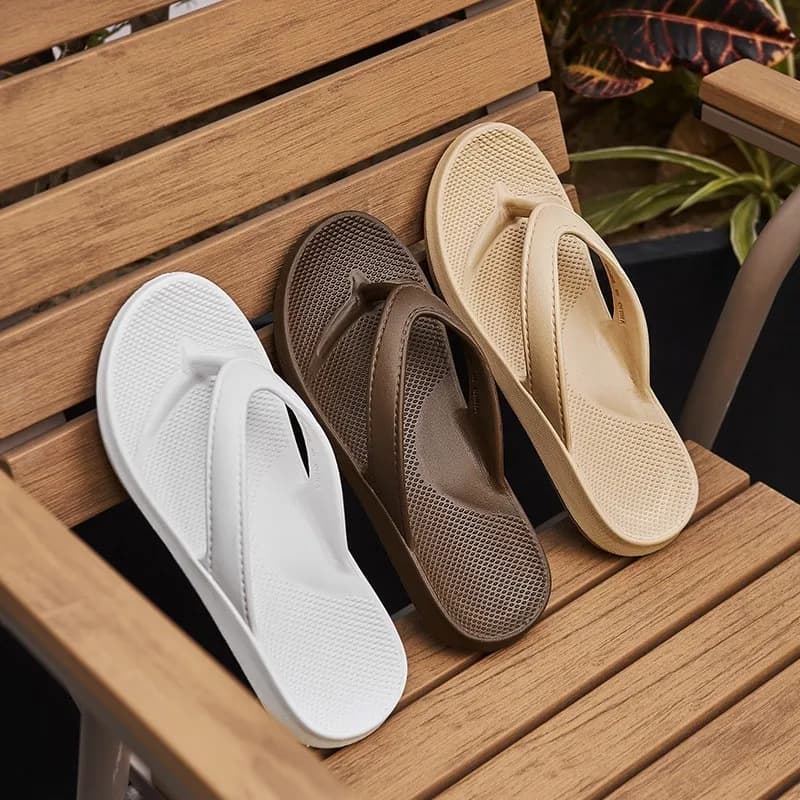 Nuove Infradito Piatti da Donna Crestar, Sandali Estivi da Spiaggia con Suola Morbida e Confortevole, Ciabatte Piatte Casual da Interno