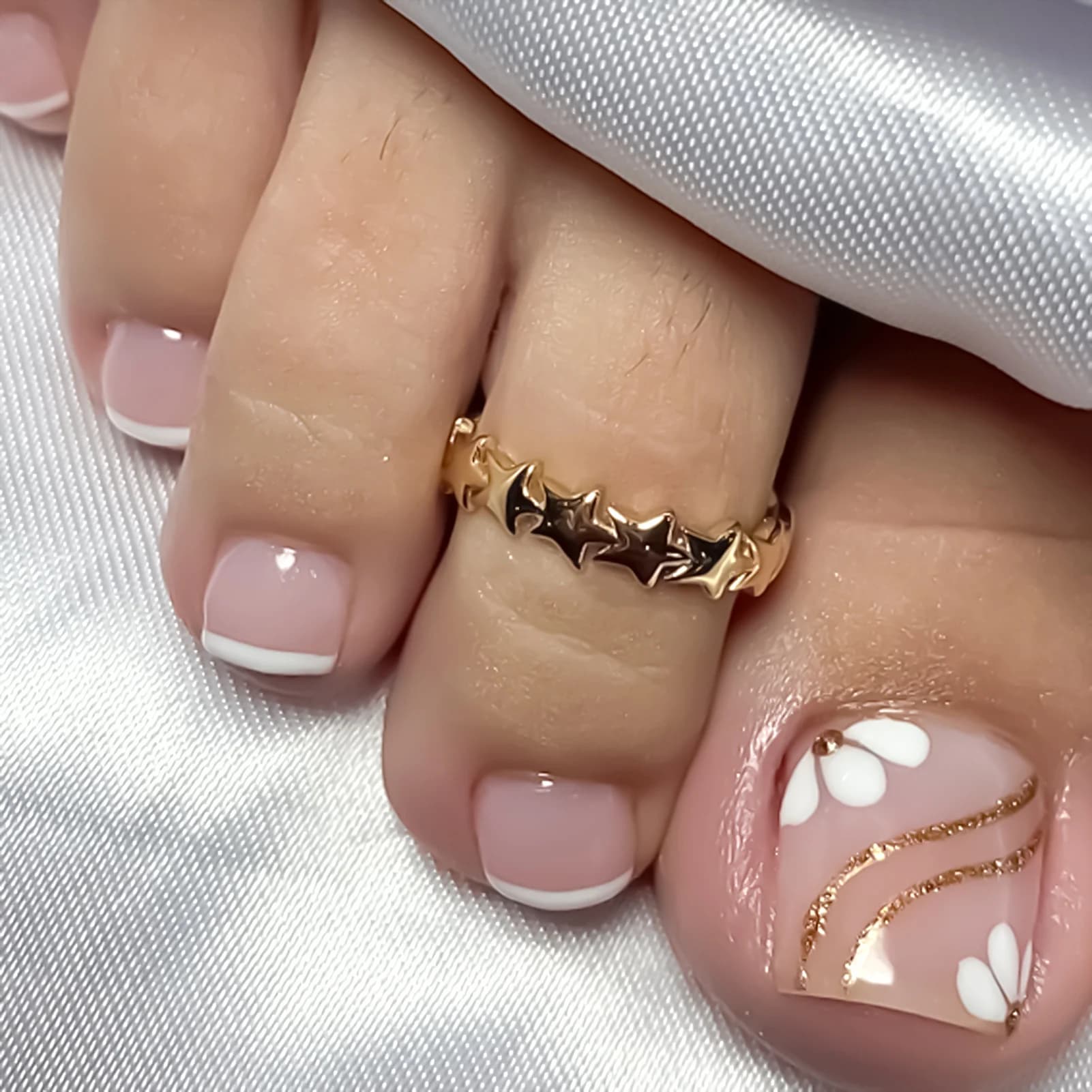Fake nails of pink color naked 24 pieces Simple band Print on toes Nails Printed flower French white tip Reusable fake nails