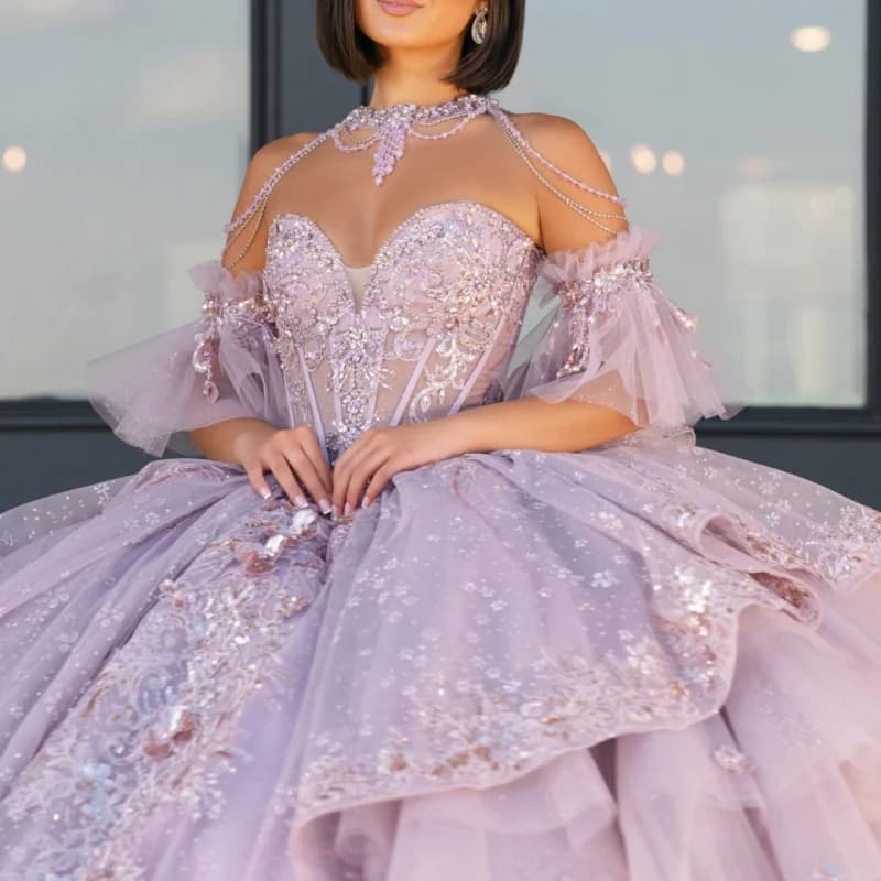Abiti Quinceanera color lavanda con spalle scoperte Fiore glitterato Decal Stratificazione di cristallo Coda lunga Vestido De 15 Quinceanera Personalizza