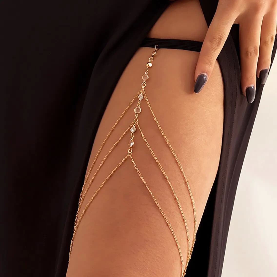 Boho Elastic Band Crystal Leg Coscia Catena per le donne Summer Beach Sexy Nappa Multistrato Regolabile Gioielli per il corpo Abito Decora