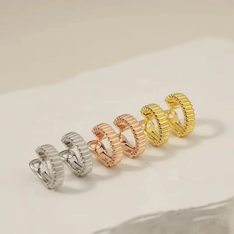 New retro 925 silver spiral earrings with gold plating, suitable for women to wear high-end luxury jewelry