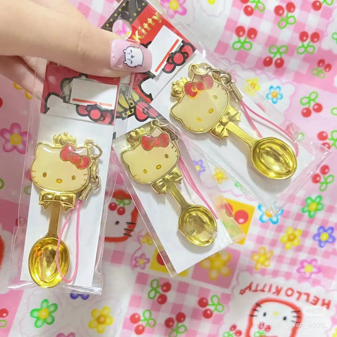 Ciondolo cucchiaio giapponese Hello Kitty con faccia grande KT Cat Mini borsa carina portachiavi appeso Anime Kawaii Figure Toy Regali