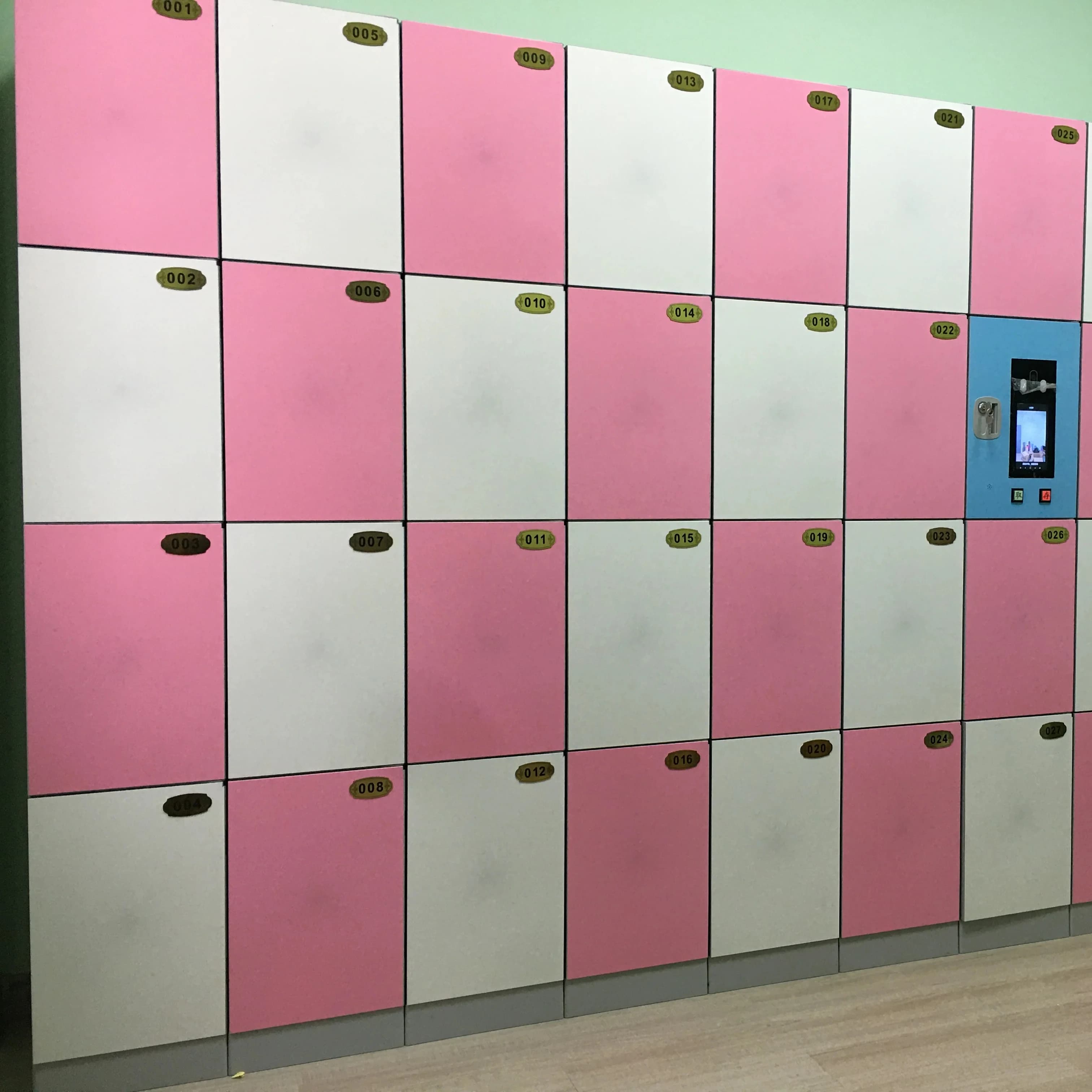 Armadietti modulari per il fitness, armadietti digitali sicuri con serratura intelligente, armadietti in plastica per uso in palestra
