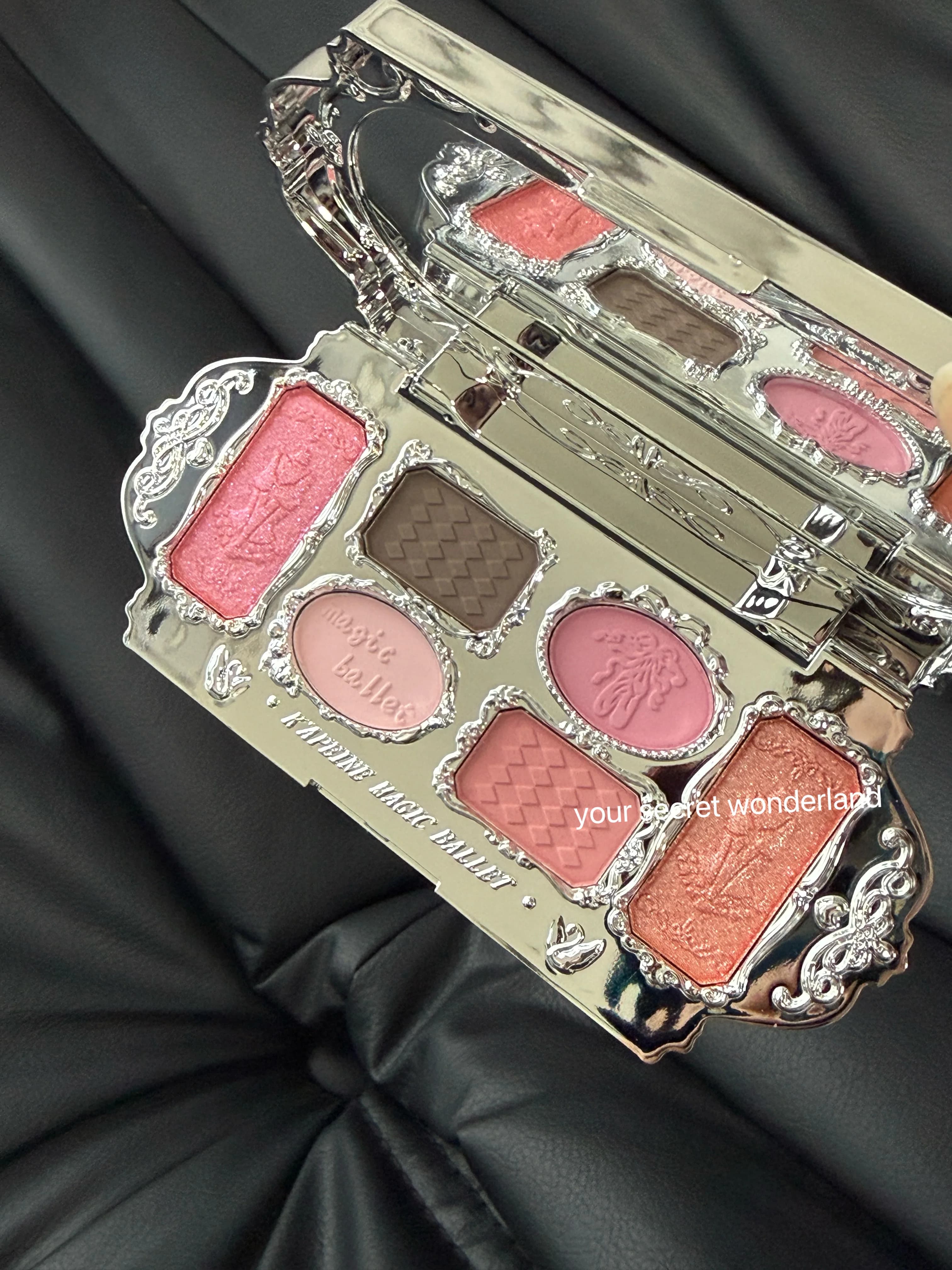 Palette Shadows Eye of Swan Colors, Opaca and Perlescent Powder, Black Gothic Style, Make Eyes Effect Terra