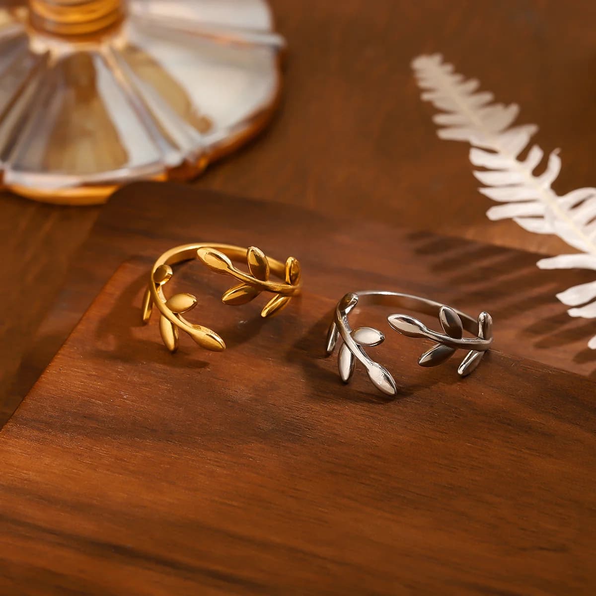 Light luxury branch gold-plated stainless steel ring, waterproof and non-fading heavy metal, with adjustable finger ring