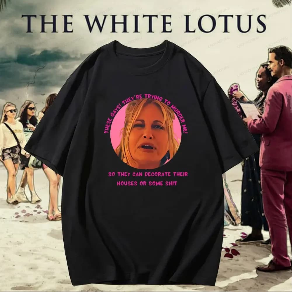 ‌ The White Lotus Season Obsession Tee - Umorismo della cultura pop stampato su cotone ecologico (Estenenziale per le vacanze estive) ‌ Magliette divertenti