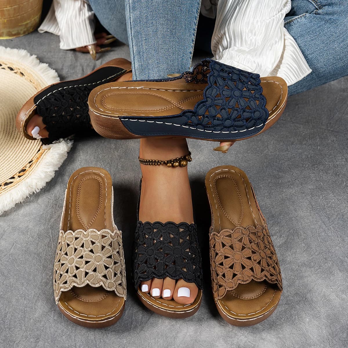 Nuove Ciabatte con Zeppa da Donna 2026, Sandali Estivi alla Moda, Comode Pantofole con Fiori e Zeppa